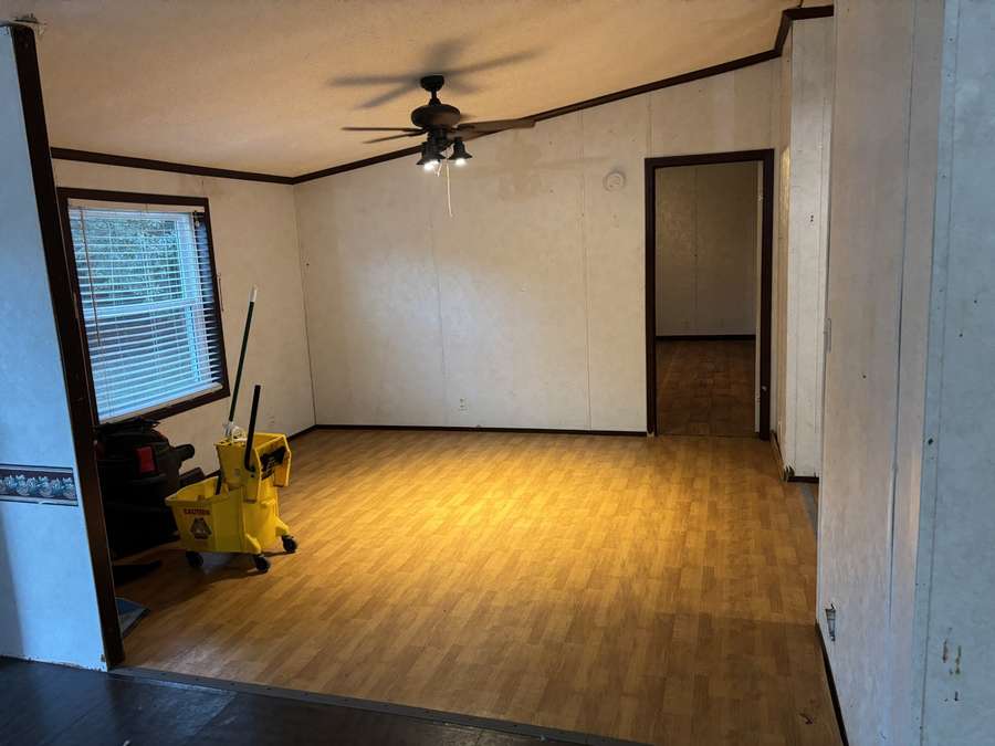 10255_Golden_Pheasant_-_Inside_172079.jpg