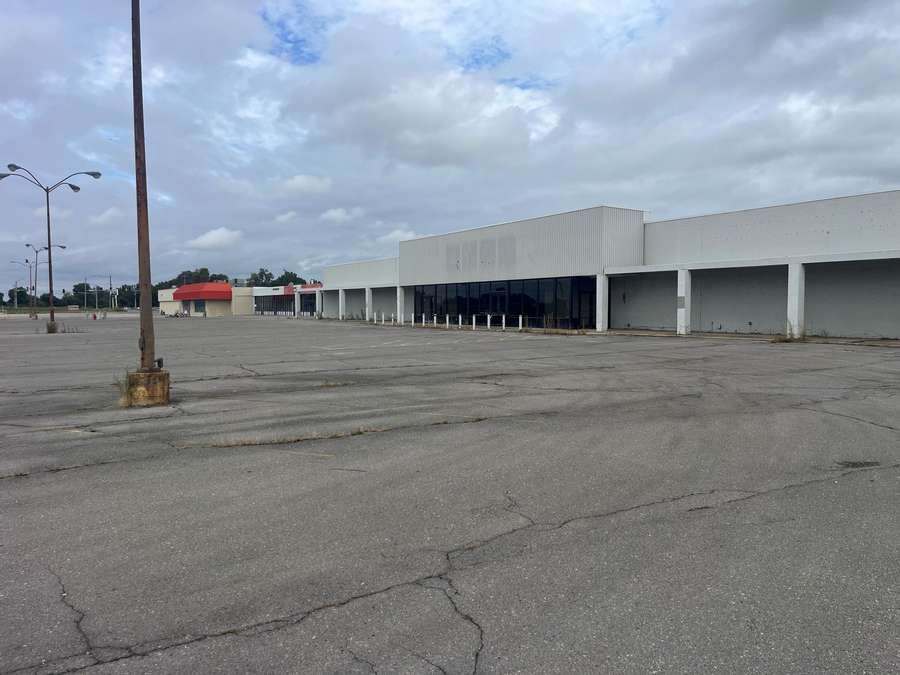3,5,7,9 CHARLESTON PLAZA, CHARLESTON | MISSISSIPPI COUNTY MO 11 - AVAILABLE