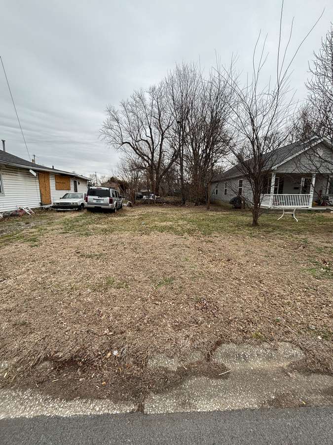 2225 W. 9TH ST., OWENSBORO | DAVIESS COUNTY KY .13- AVAILABLE