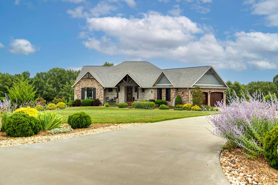 92 OLD OAK CIRCLE, REEDS SPRING | STONE COUNTY MO 5.83 - SOLD